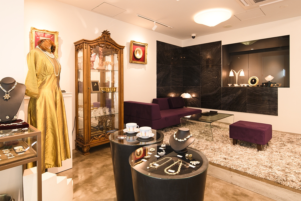 [写真] ANTIQUE GALLERY VIA